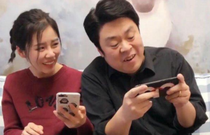 抖音祝晓晗和大纯是父女吗视频中虽然父女情深但现实却不是