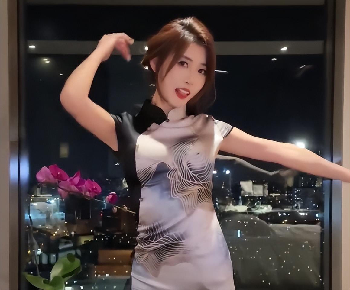 聂小雨黑皮衣事件(网红聂小雨穿皮草玩“下衣失踪”) 聂小雨黑皮衣事件(网红聂小雨穿皮草玩“下衣失踪”)