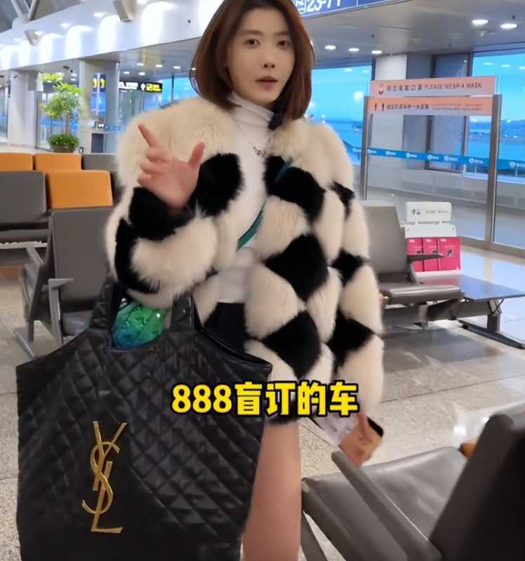 聂小雨黑皮衣事件(网红聂小雨穿皮草玩“下衣失踪”) 聂小雨黑皮衣事件(网红聂小雨穿皮草玩“下衣失踪”)