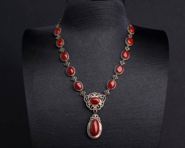 红珊瑚项链有多少种（佩戴红珊瑚项链时注意这些）(3)