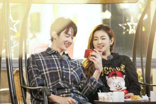 任家萱张轩睿深拥告别双双泪目,下期两人将重启爱的旅程?