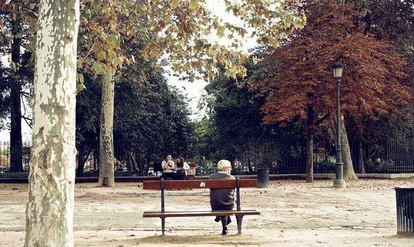 相差46岁的老夫少妻宣布离婚，理由难以启齿，却在意料之中