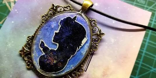 滴胶弄到手上有毒,手工滴胶的危害是什么呢图1