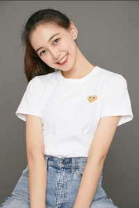 ​女生自拍怎么拍才好看，8个姿势，帮你自拍自然且漂亮