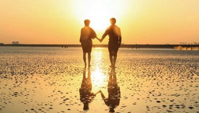 ​电灯泡英语怎么说 当电灯泡英文怎么说