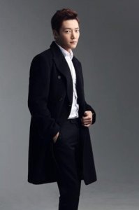 ​崔振赫拍戏受伤 直接送往医院眼部缝了30针