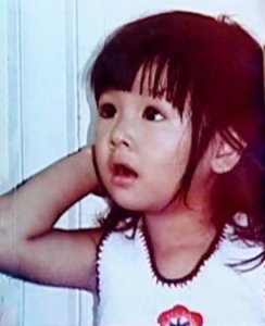 ​林心如童年照，baby童年照，赵丽颖童年照，统统没她惊艳