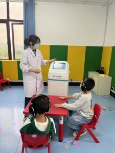 ​人民日报官微点赞冲上去救人的帅丽