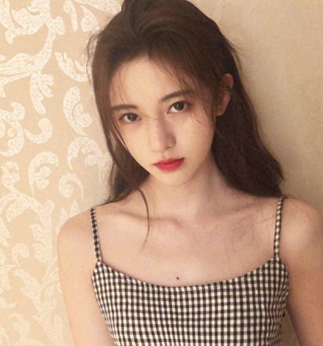 五千年美女鞠婧祎整容前后照片流出,网友看后,也太美了