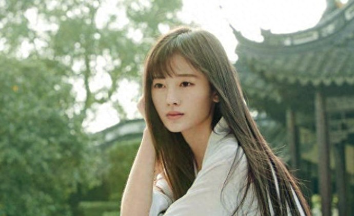 五千年美女鞠婧祎整容前后照片流出,网友看后,也太美了