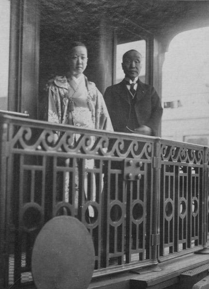 百余年前韩国皇室的影像，个子不高，但看起来伙食不错！