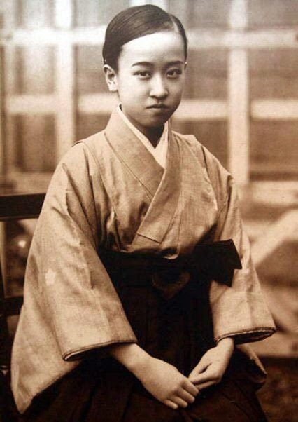 百余年前韩国皇室的影像，个子不高，但看起来伙食不错！