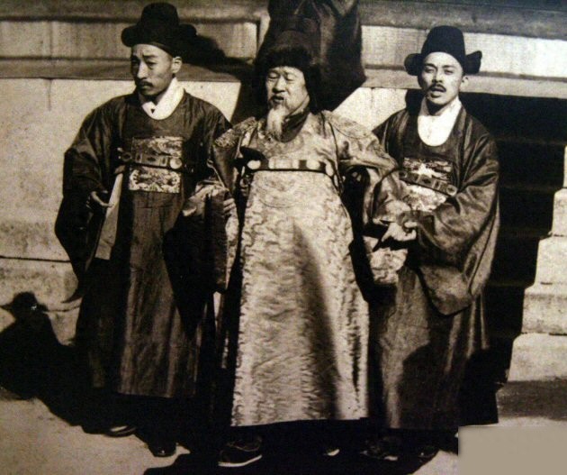 百余年前韩国皇室的影像，个子不高，但看起来伙食不错！