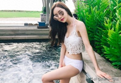 ​孙允珠白色吊带蕾丝比基尼，夏天的味道