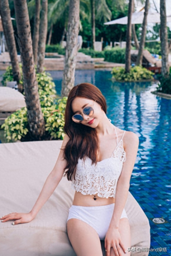 孙允珠白色吊带蕾丝比基尼,夏天的味道