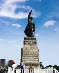 ​辽沈战役中第一位起义将军潘朔端