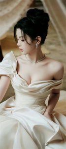 ​杨超越高清无水印全面屏手机壁纸 杨超越壁纸美图