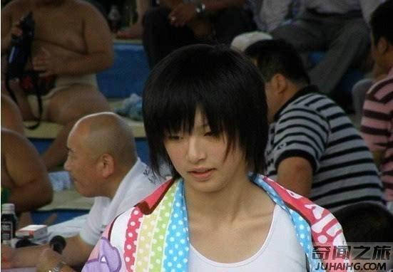 日本女子相扑穿着（日本的女相扑选手照片）(2)_