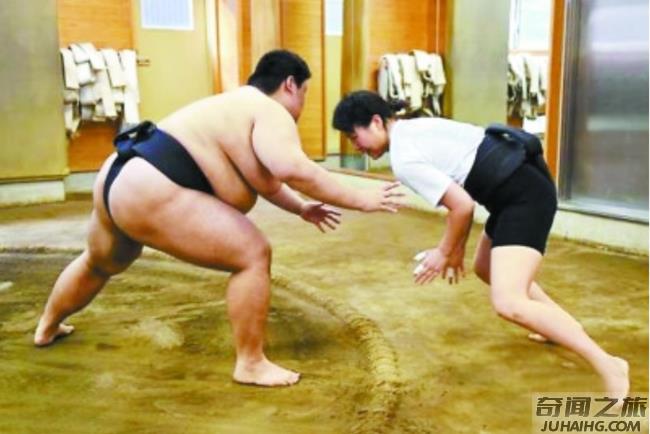 日本女子相扑穿着（日本的女相扑选手照片）(12)_
