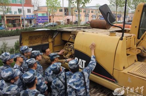 挖掘机技术谁家强就来山东找蓝翔（挖掘机技术哪家强）(2)