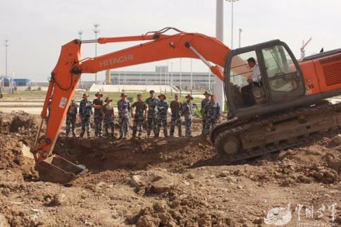 挖掘机技术谁家强就来山东找蓝翔（挖掘机技术哪家强）(1)